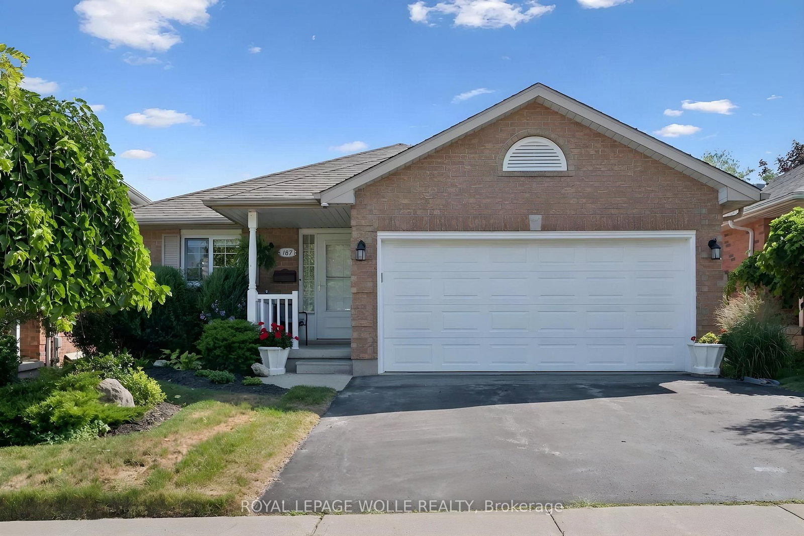 187 WESTCHESTER Drive • Waterloo, ON photo 2