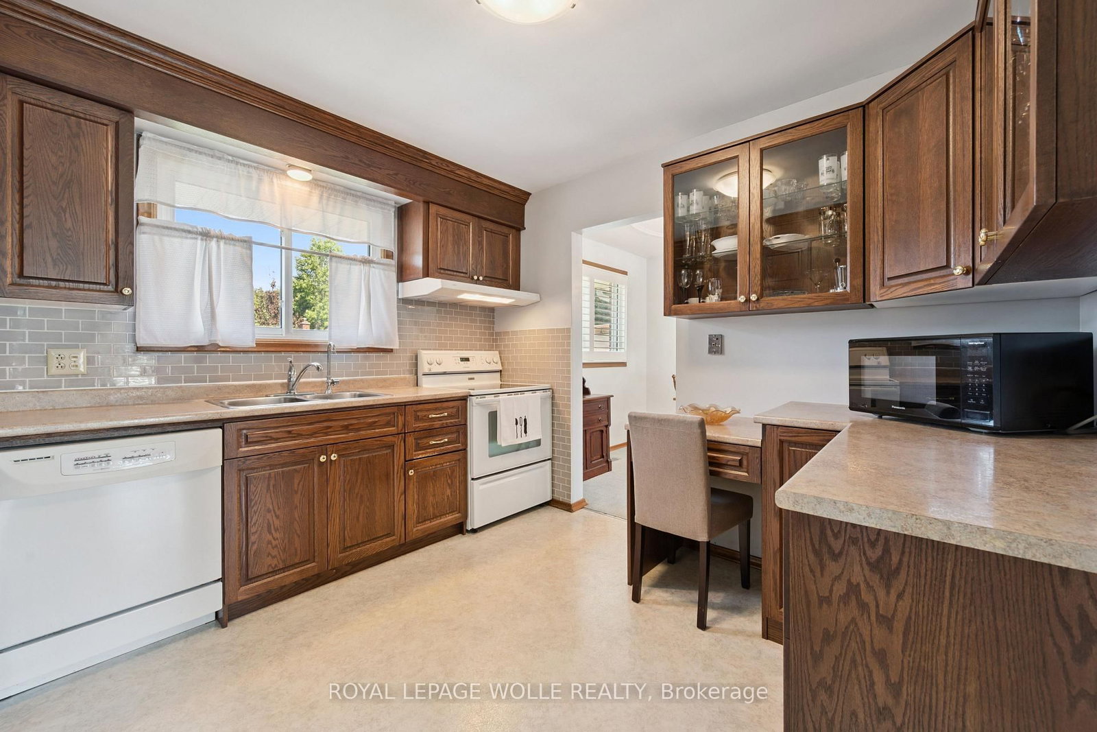 18 Strathcona Crescent • Kitchener, ON photo 12