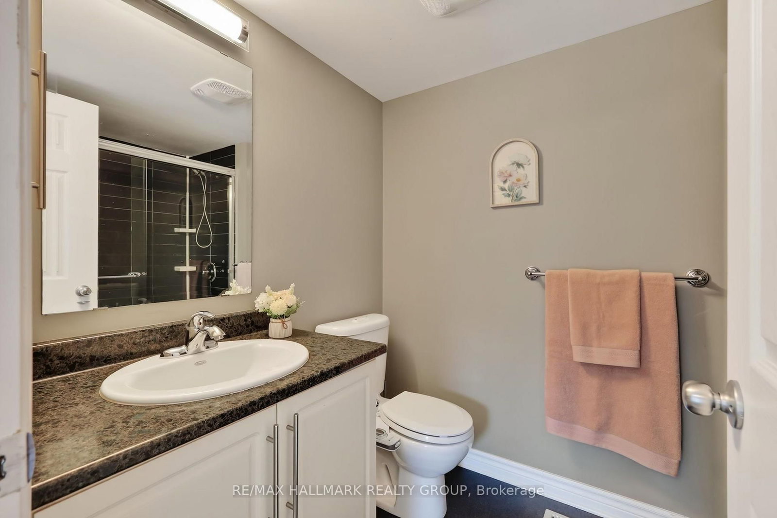 62 Argent Private • Ottawa, ON photo 19