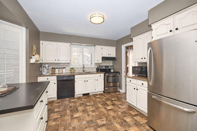 28 Dixon Crescent • Welland, ON photo 5