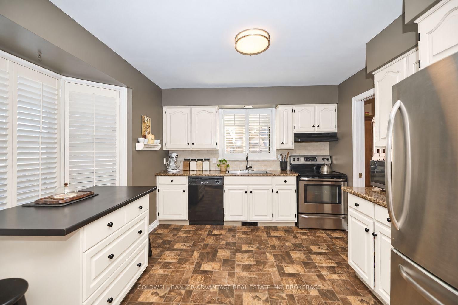 28 Dixon Crescent • Welland, ON photo 6