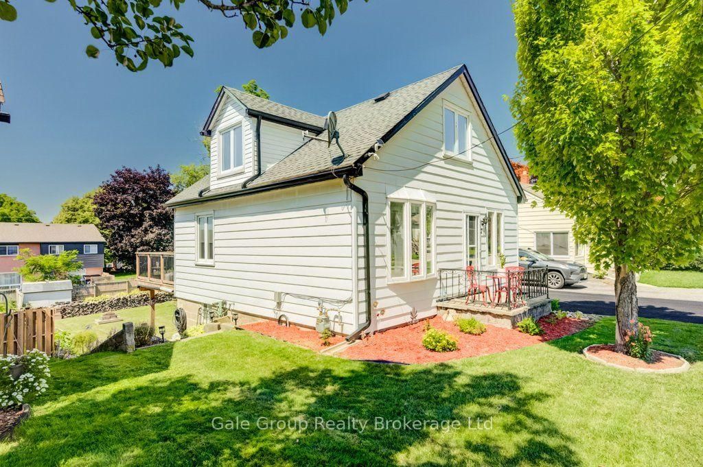 20 Dover Street • Woodstock, ON photo 3
