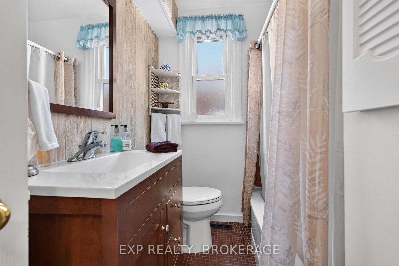 100 REGENT Street • Kingston, ON photo 17