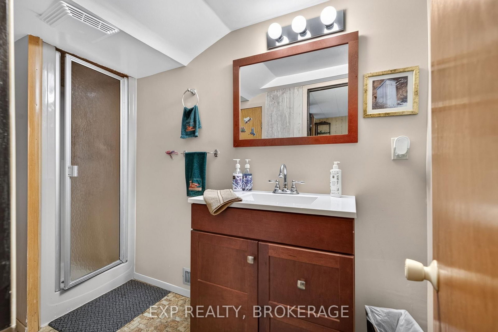 100 REGENT Street • Kingston, ON photo 25