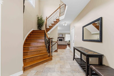 250 Tofino Private • Kanata, ON photo 2