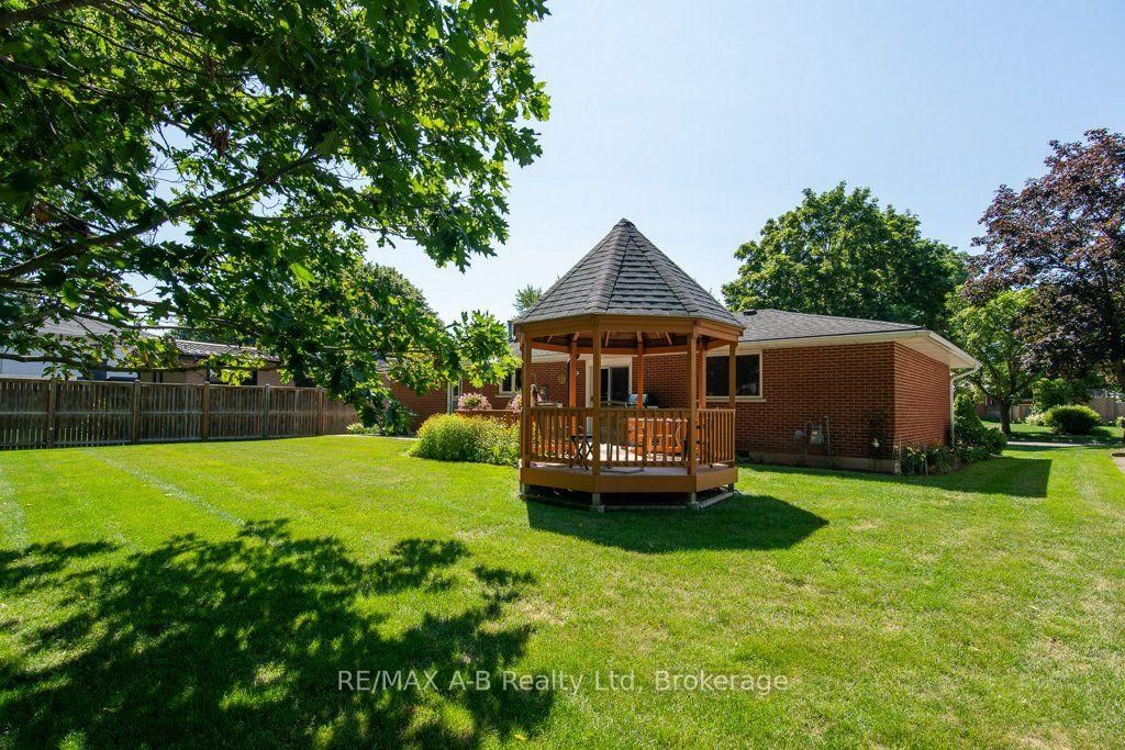 174 Neal Avenue • Stratford, ON photo 11