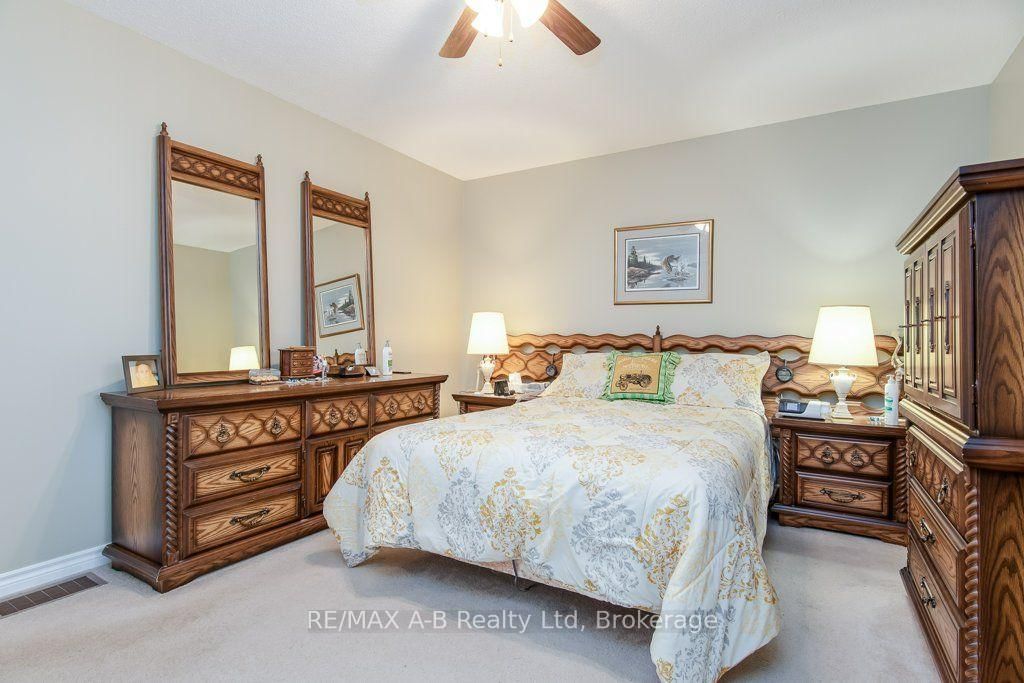 174 Neal Avenue • Stratford, ON photo 34