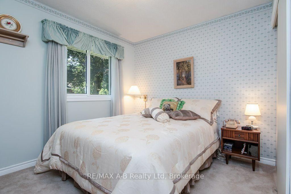 174 Neal Avenue • Stratford, ON photo 36