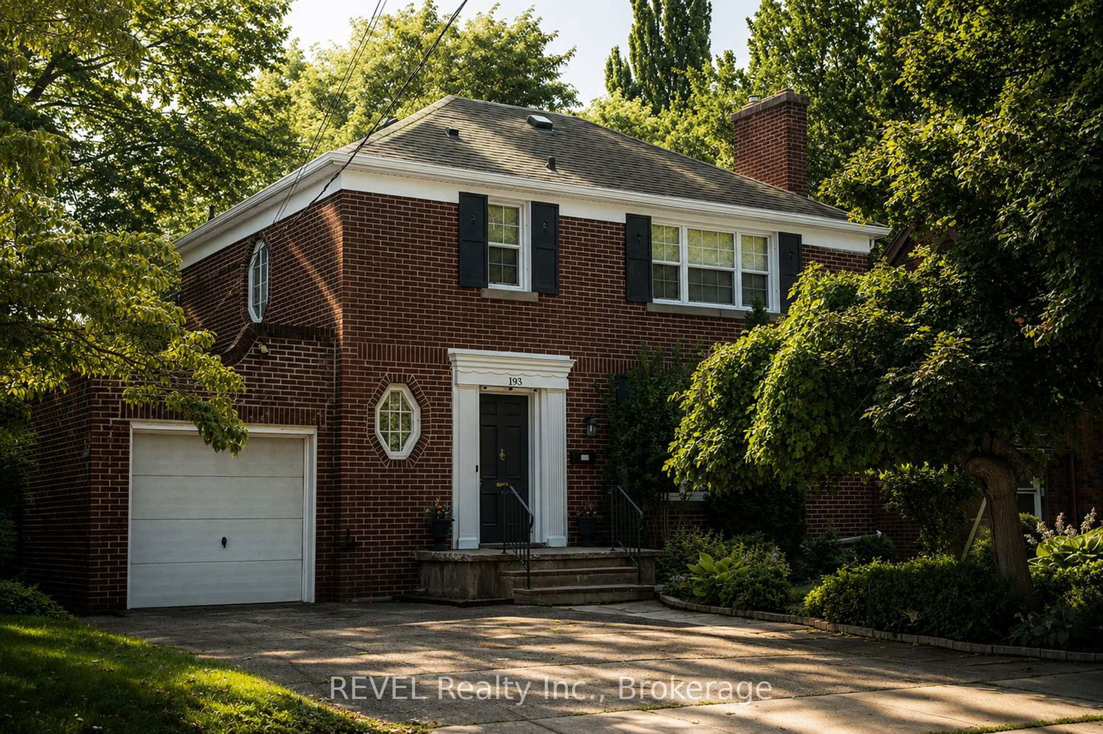 193 ONTARIO Street • St. Catharines, ON photo 1
