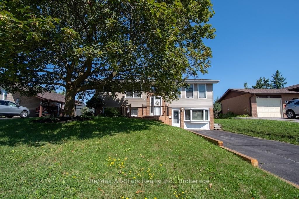 4 Daniel Court • Kawartha Lakes, ON photo 2