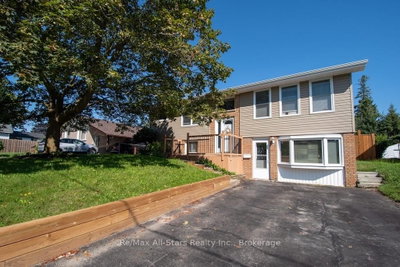 4 Daniel Court • Kawartha Lakes, ON photo 3