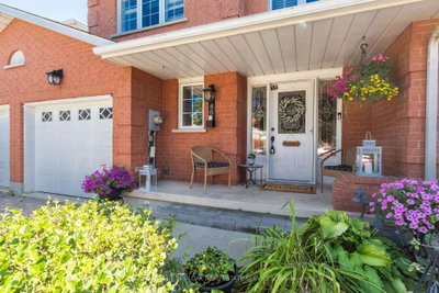 46 Chelsea Crescent • Hamilton, ON photo 3