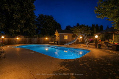 21 Samuel Road • Grimsby, ON photo 4