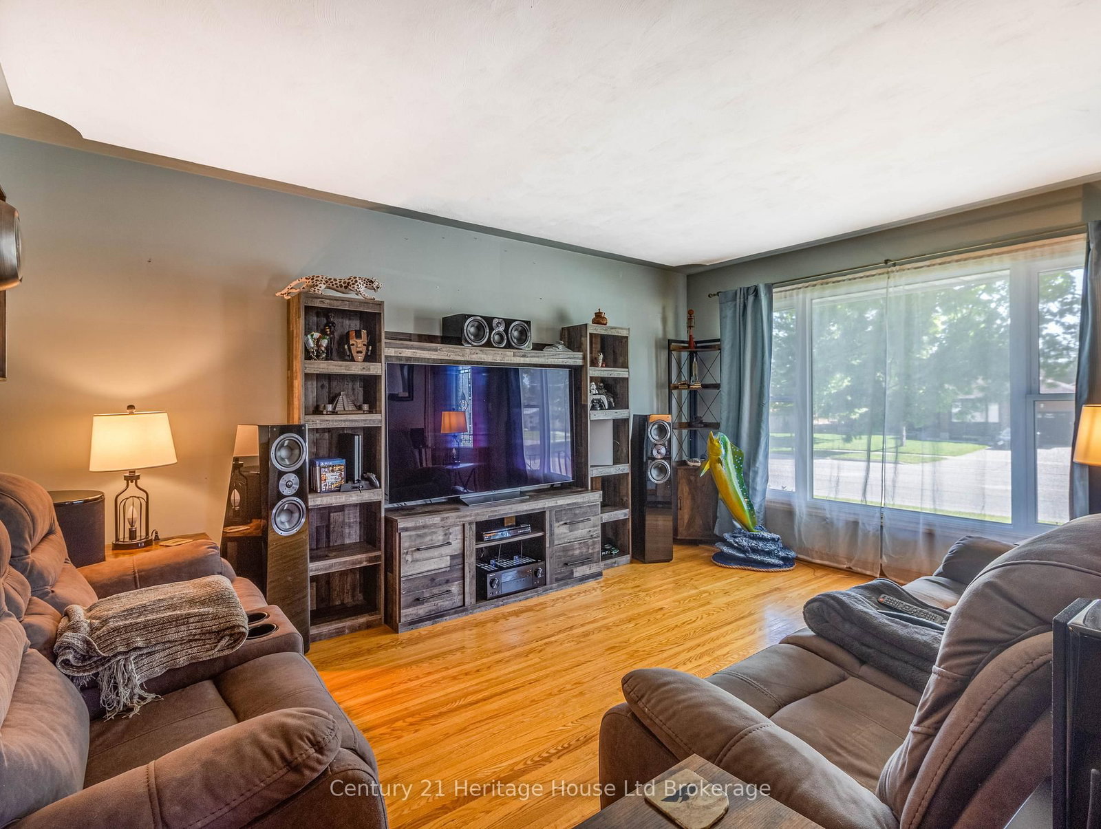 153 Springbank Avenue N • Woodstock, ON photo 12