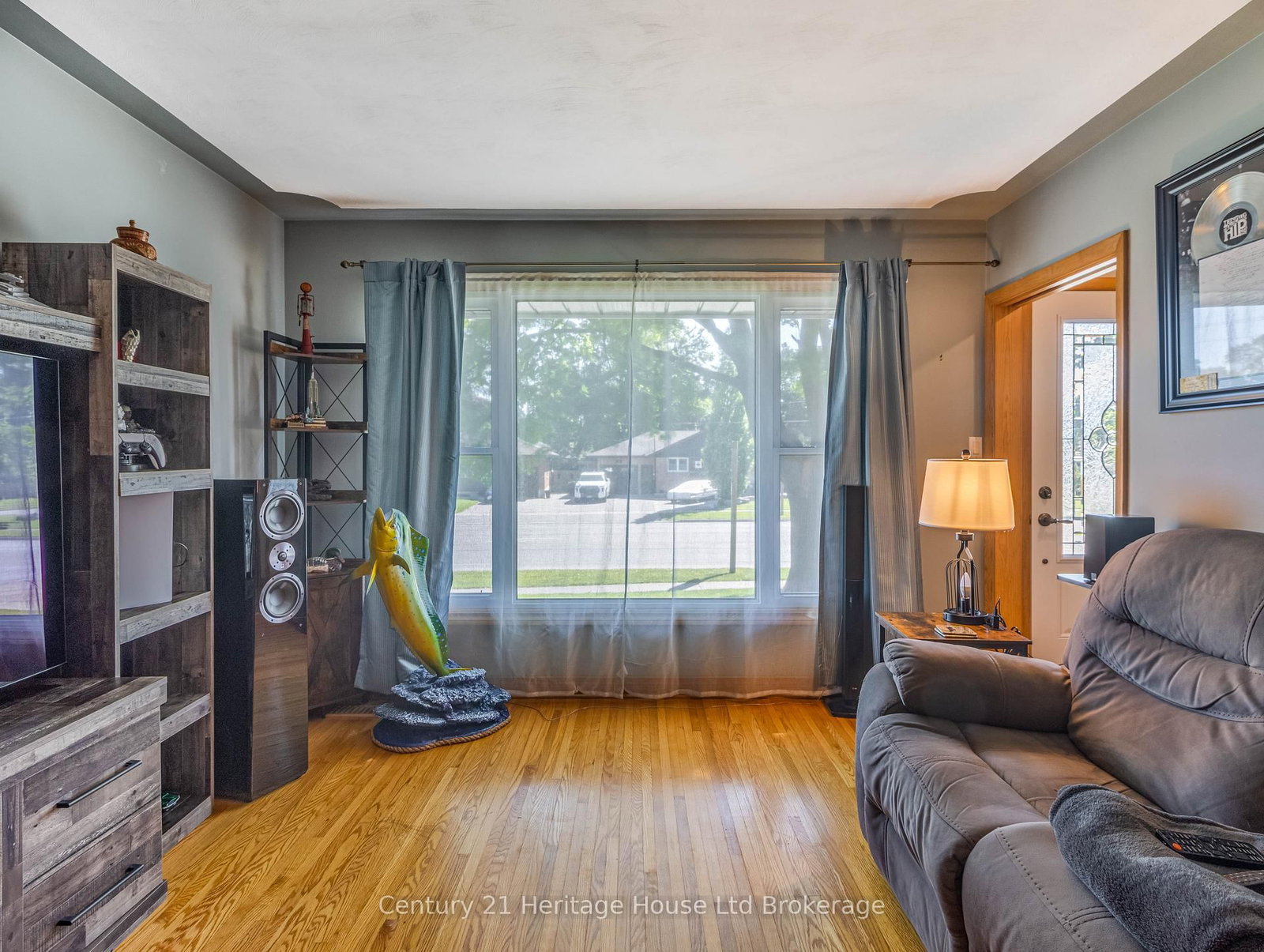 153 Springbank Avenue N • Woodstock, ON photo 14