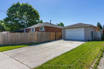 153 Springbank Avenue N • Woodstock, ON photo 2