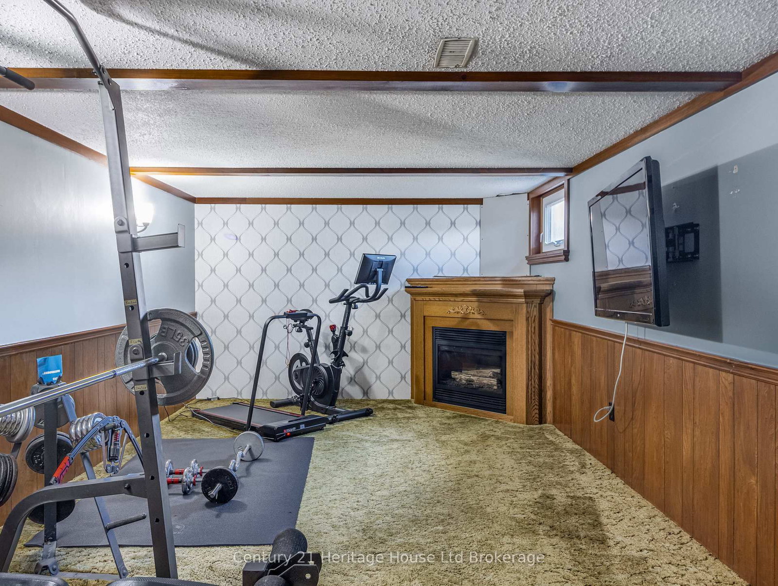 153 Springbank Avenue N • Woodstock, ON photo 22
