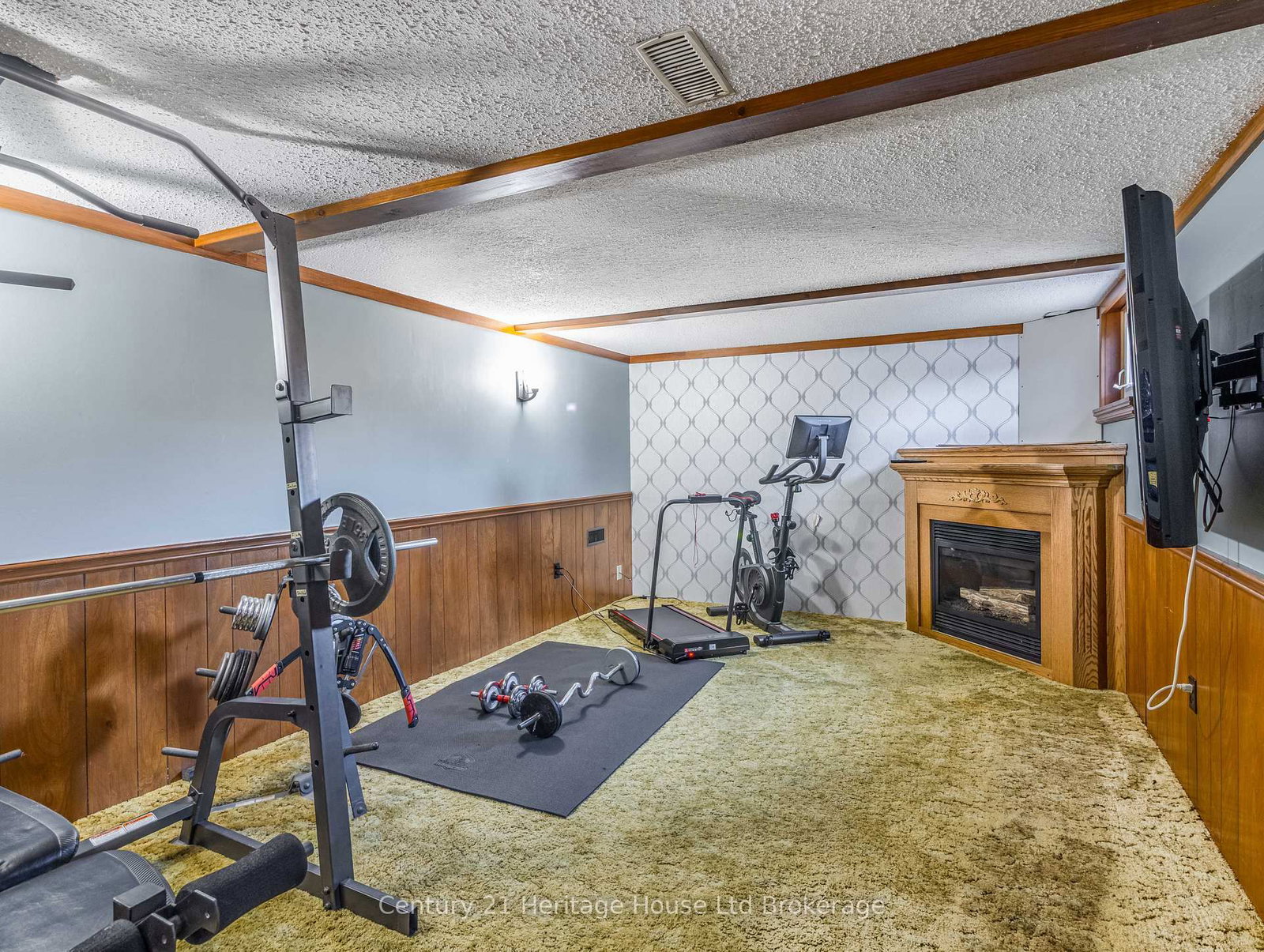 153 Springbank Avenue N • Woodstock, ON photo 24