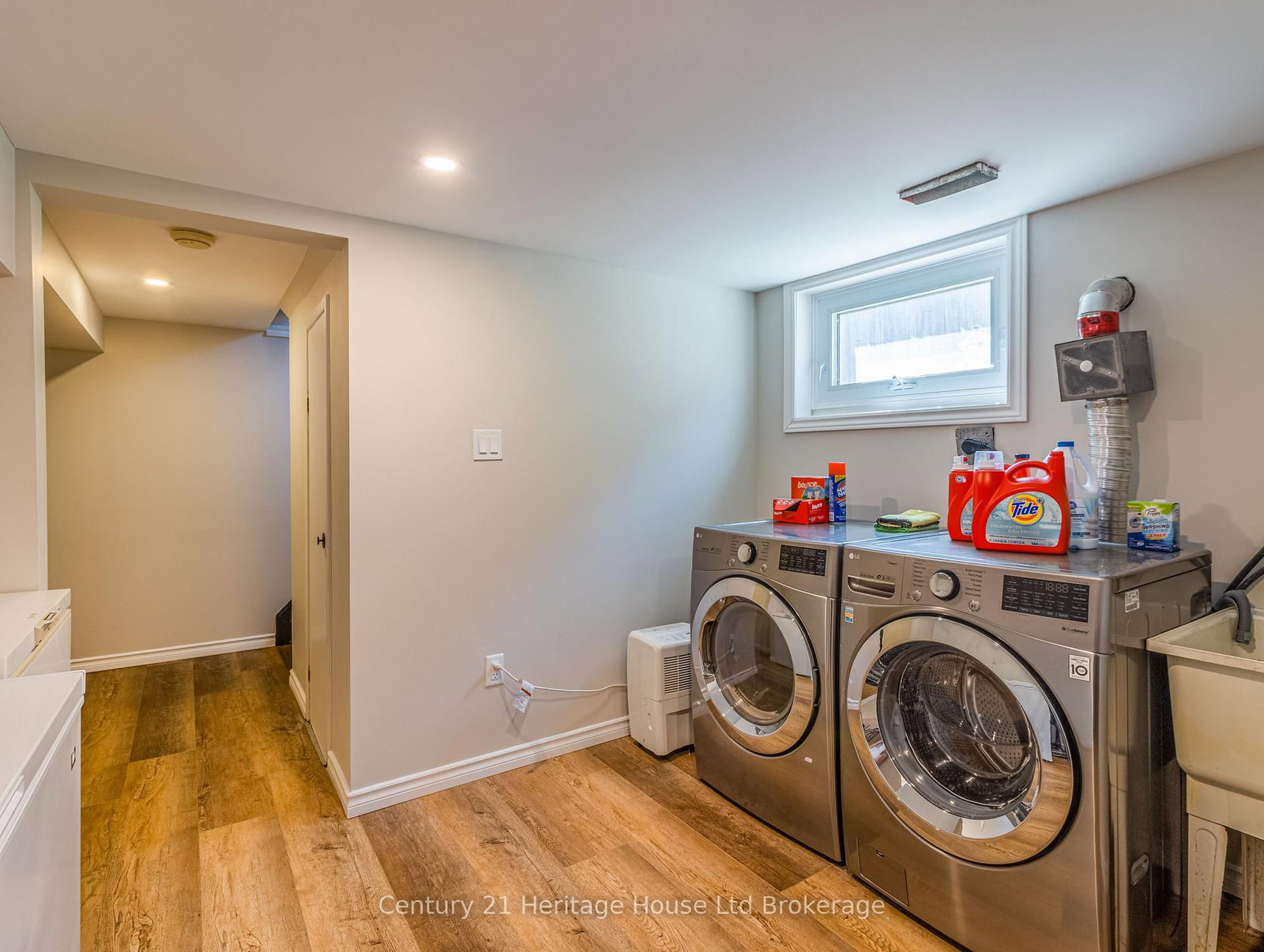 153 Springbank Avenue N • Woodstock, ON photo 25