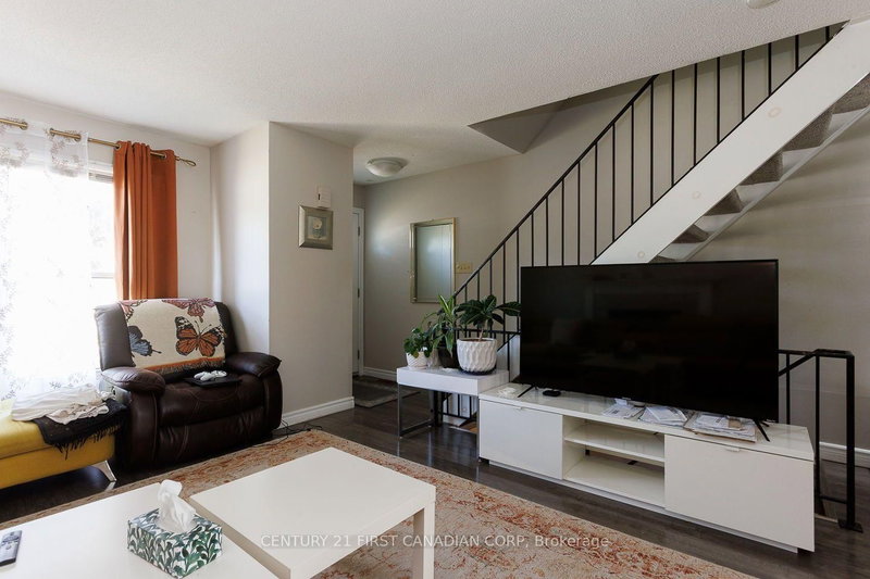 122 - 70 Fiddlers Green Road