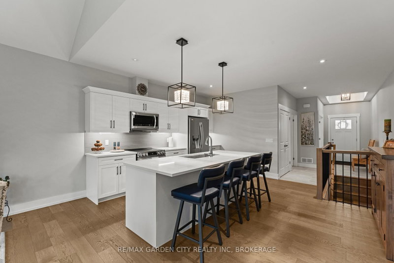8 - 3573 Dominion Road