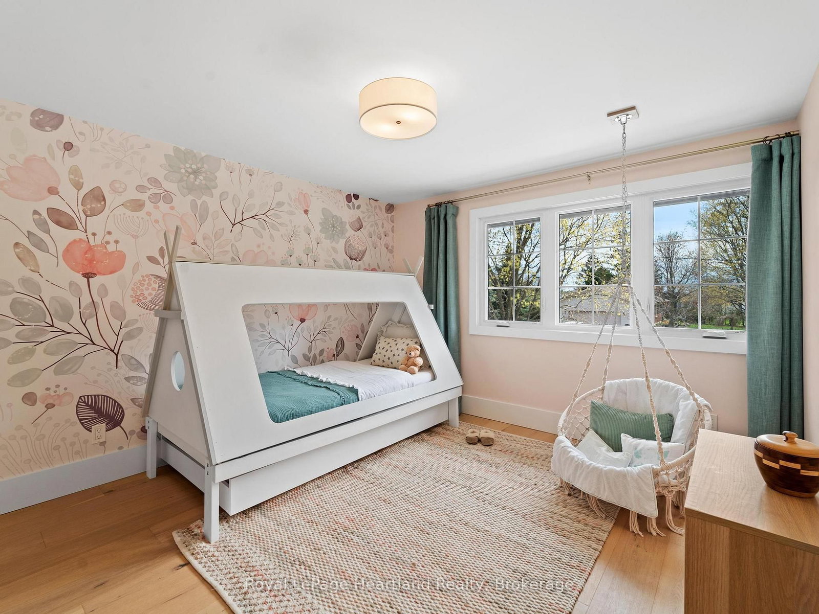238 Bennett Street W • Goderich, ON photo 16