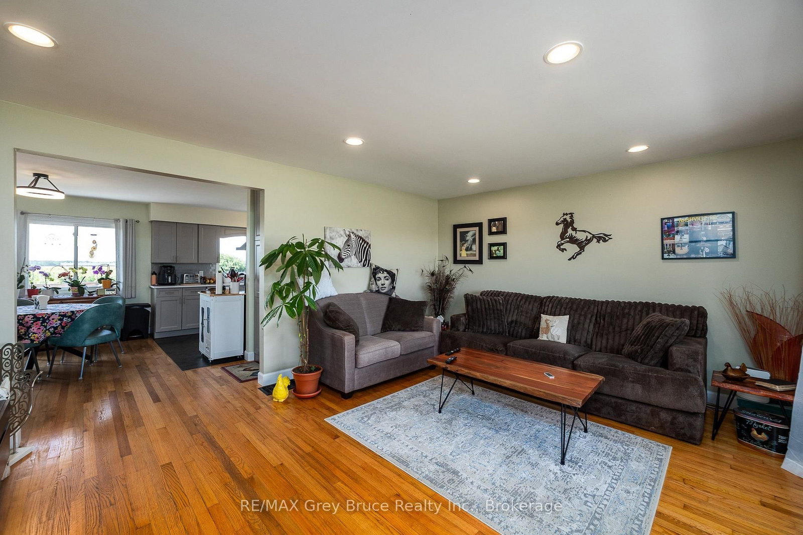 404248 CONCESSION 20 Road • Georgian Bluffs, ON photo 9