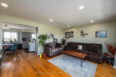 404248 CONCESSION 20 Road • Georgian Bluffs, ON photo 9