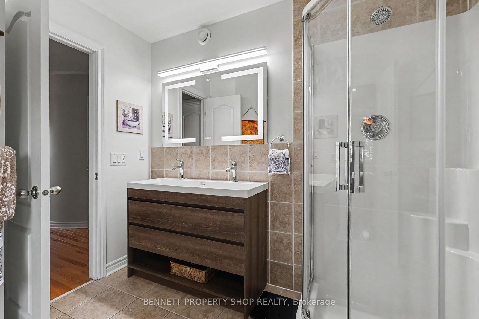 32 Rochelle Drive • Richmond, ON photo 14