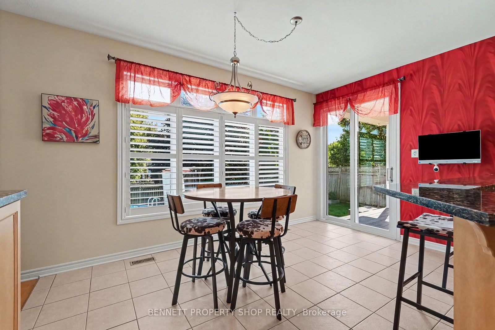 32 Rochelle Drive • Richmond, ON photo 5