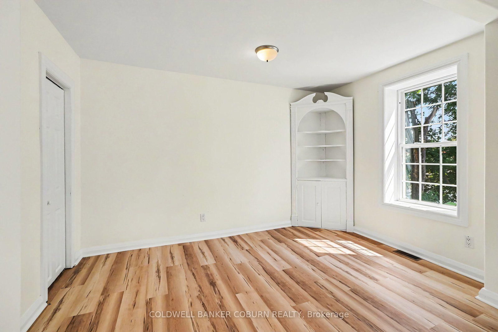 25 Mill Street • North Dundas, ON photo 11