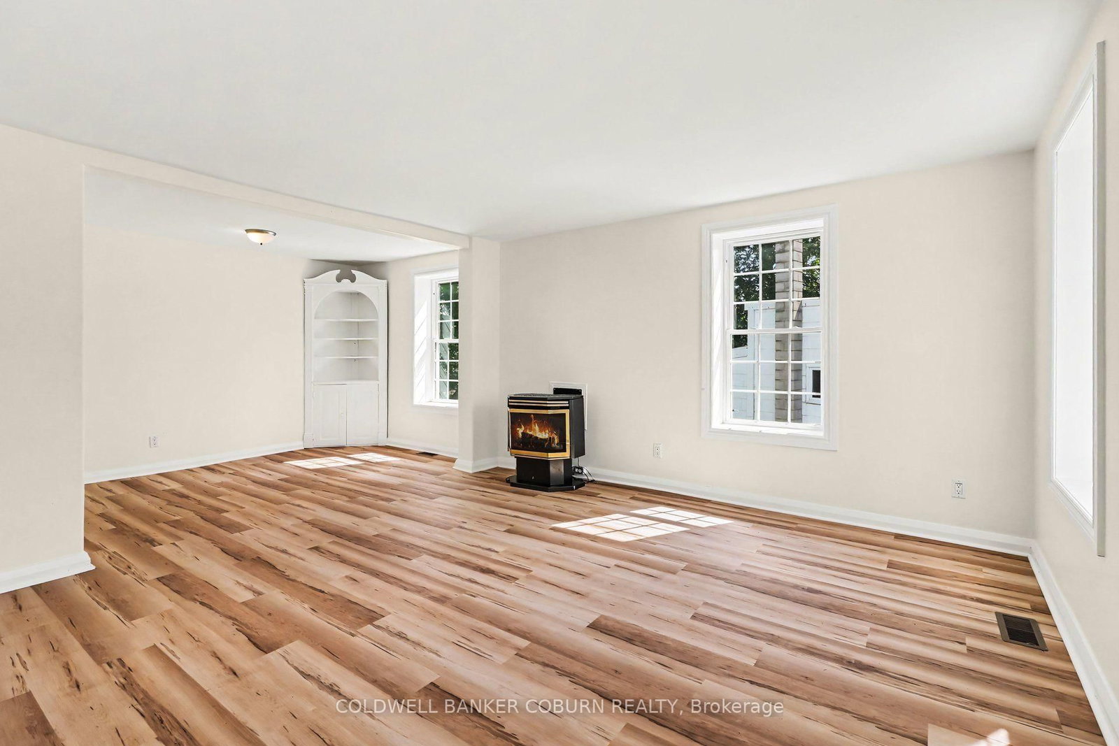 25 Mill Street • North Dundas, ON photo 8