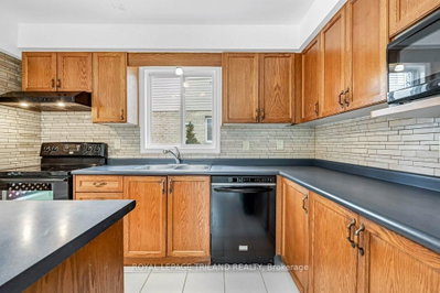215 Rossmore Court • London South, ON photo 9