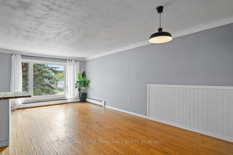 590 Macdonnell Street