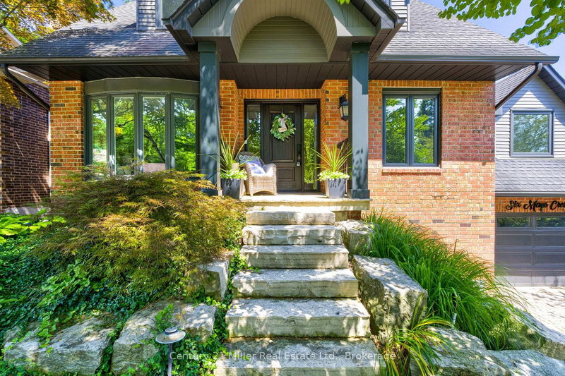 6 Mays Crescent