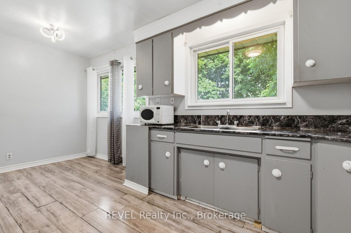 3664 Arlington Avenue • Niagara Falls, ON photo 8