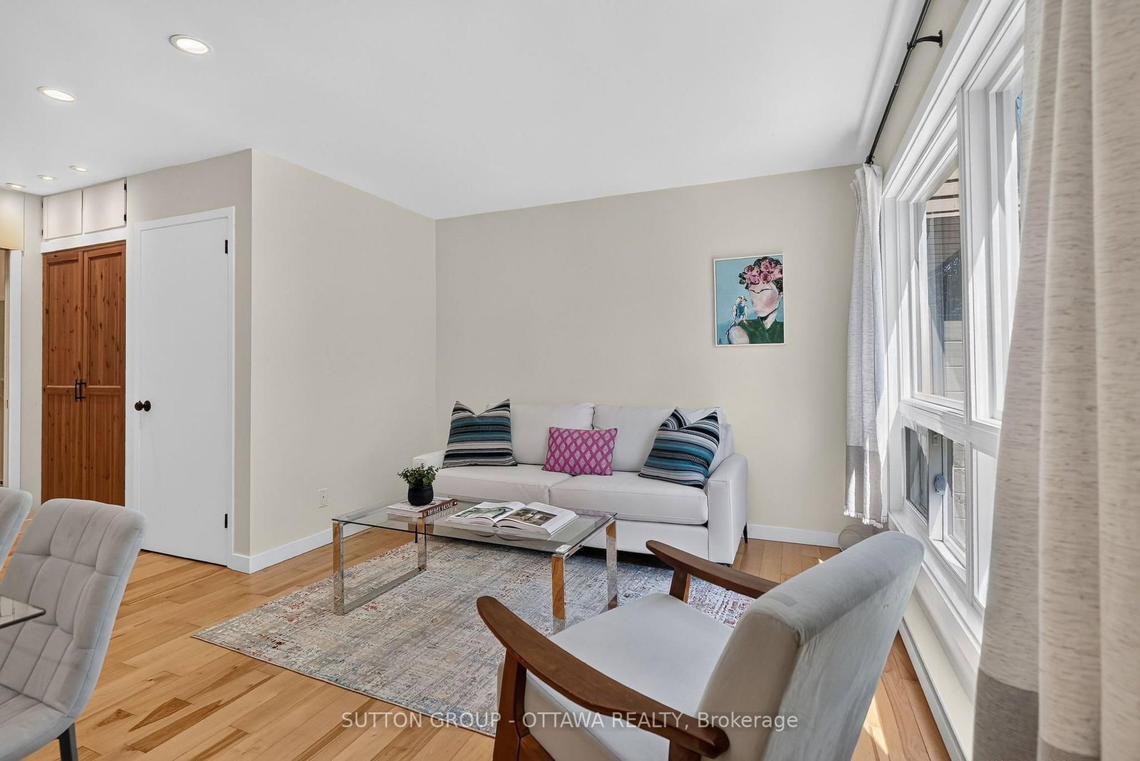 55 PIXLEY • Ottawa, ON photo 10
