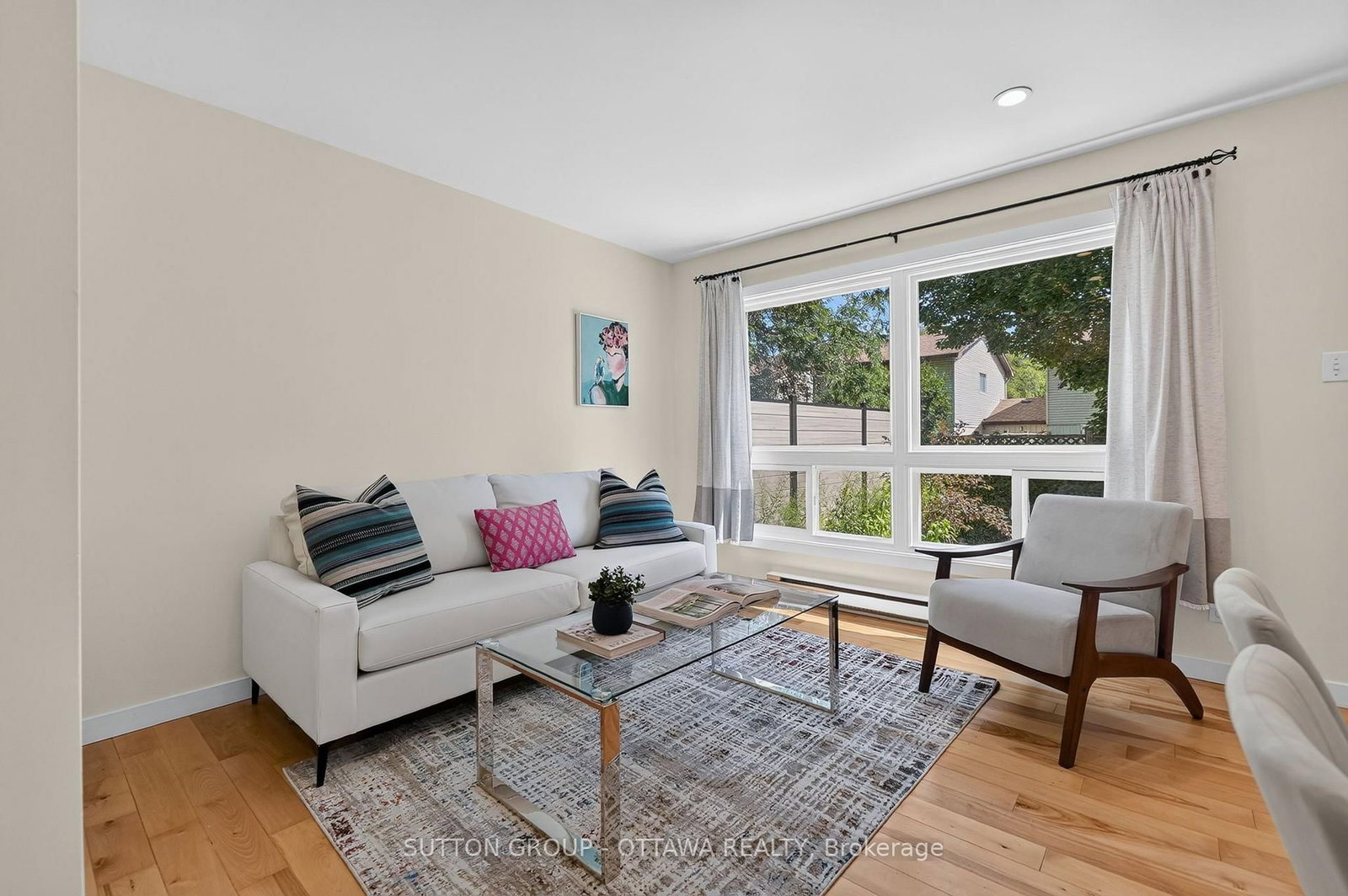 55 PIXLEY • Ottawa, ON photo 11