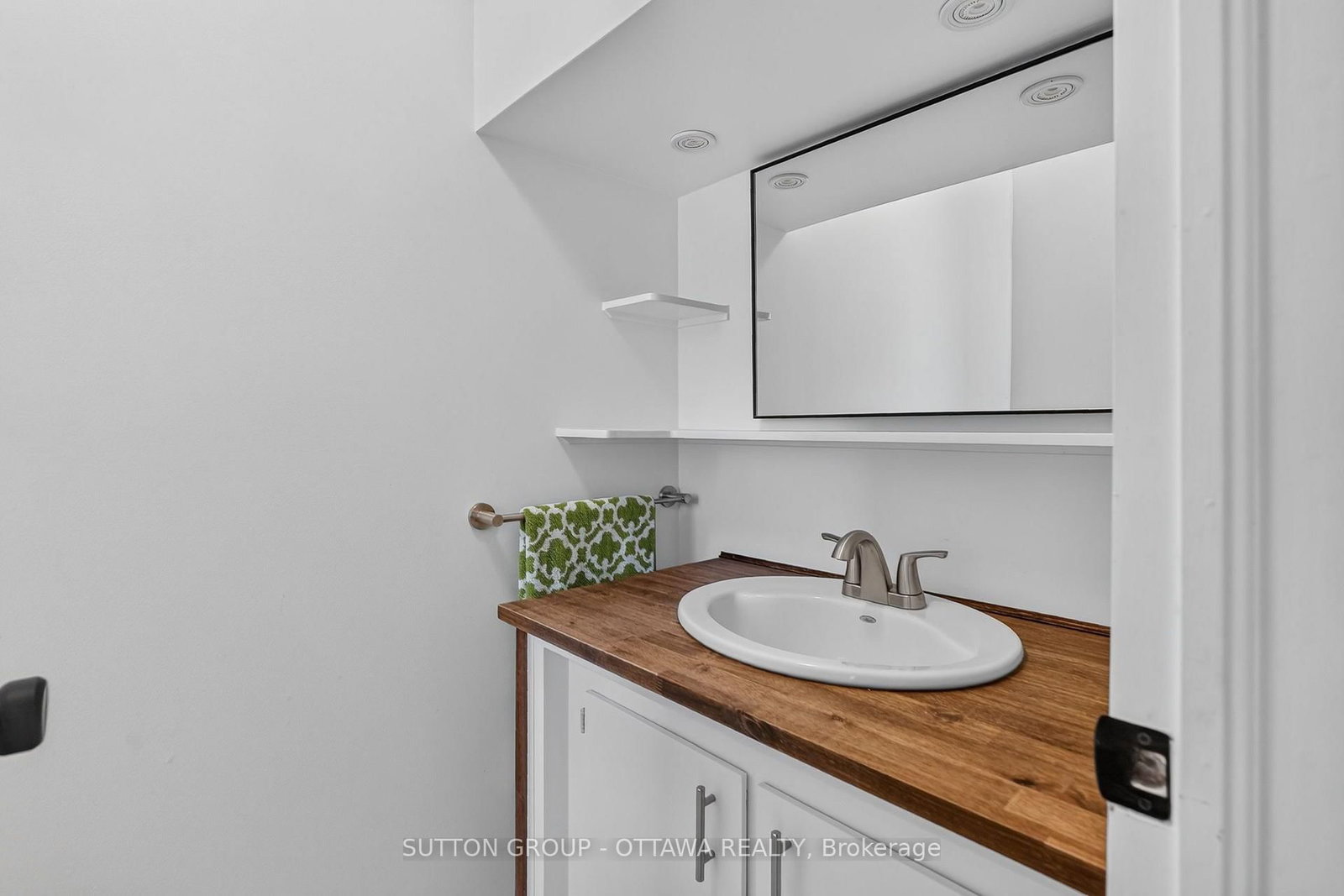 55 PIXLEY • Ottawa, ON photo 4