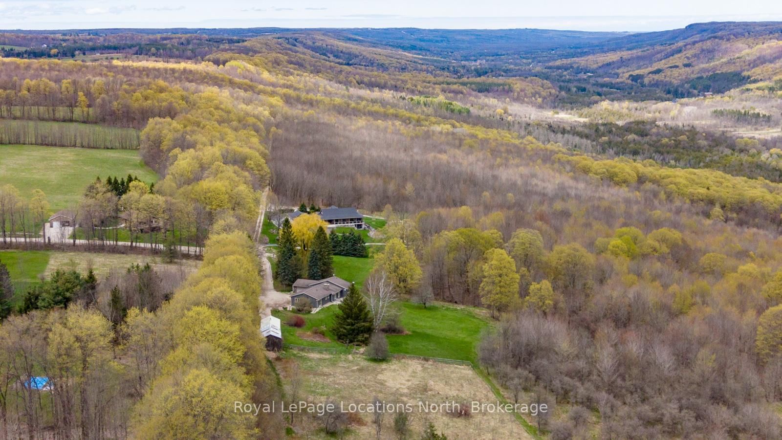 446070 Johnston's Side Road • Grey Highlands, ON photo 40
