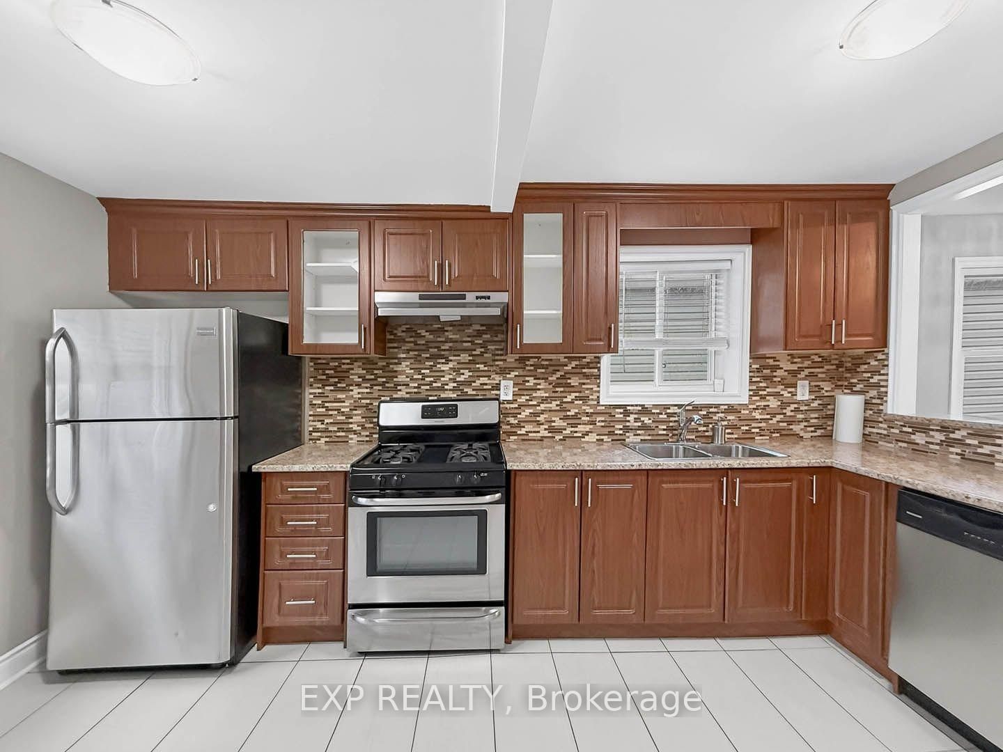 57 Weir Street S • Hamilton, ON photo 14