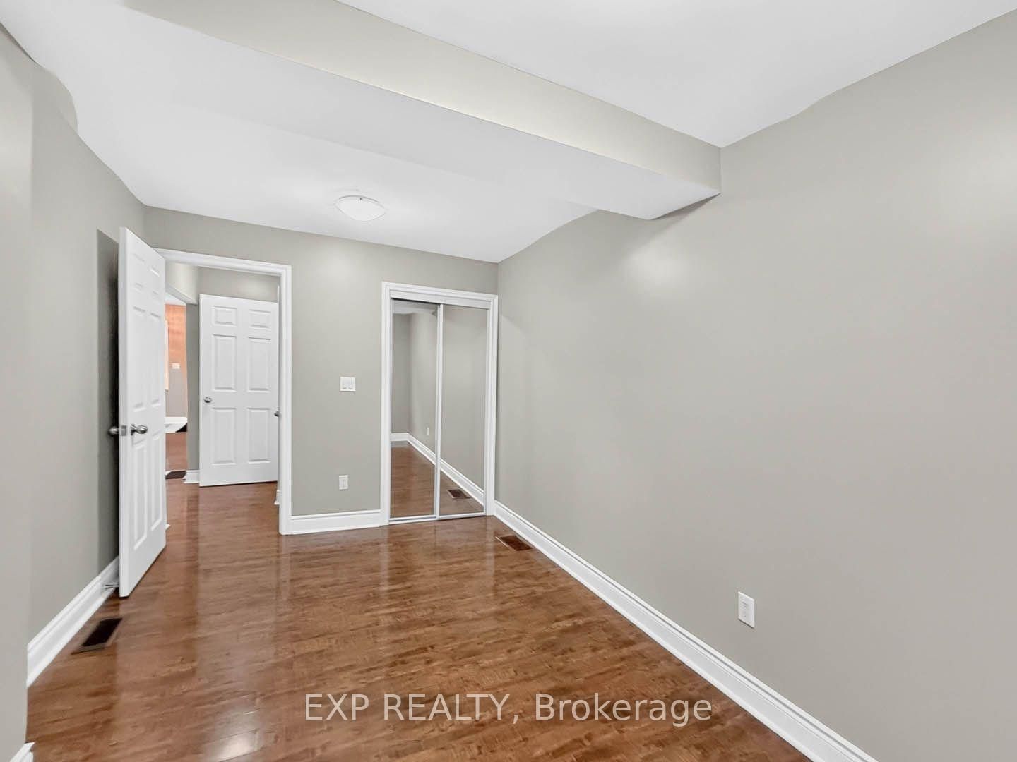 57 Weir Street S • Hamilton, ON photo 18