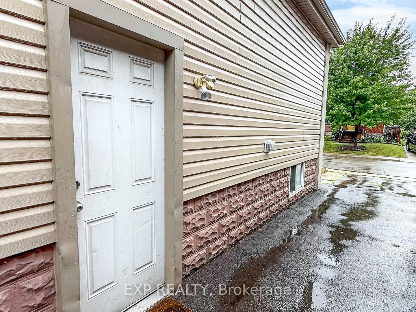 57 Weir Street S • Hamilton, ON photo 22