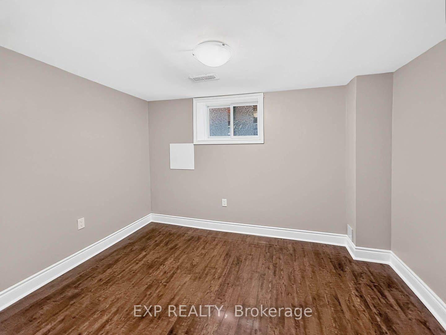 57 Weir Street S • Hamilton, ON photo 33