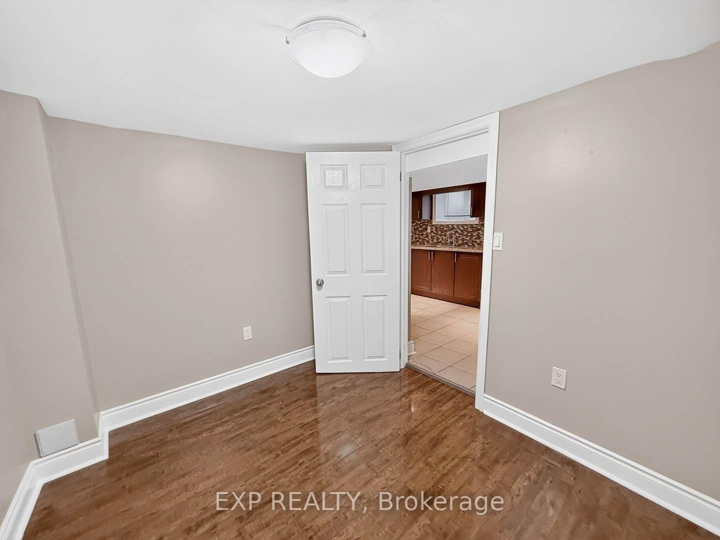 57 Weir Street S • Hamilton, ON photo 35