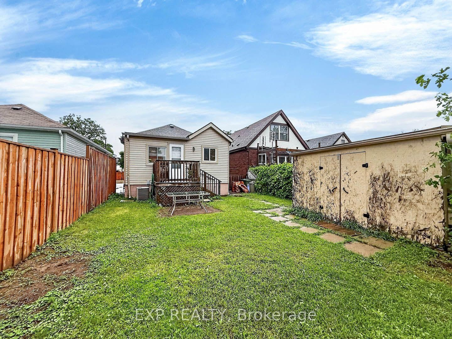 57 Weir Street S • Hamilton, ON photo 39