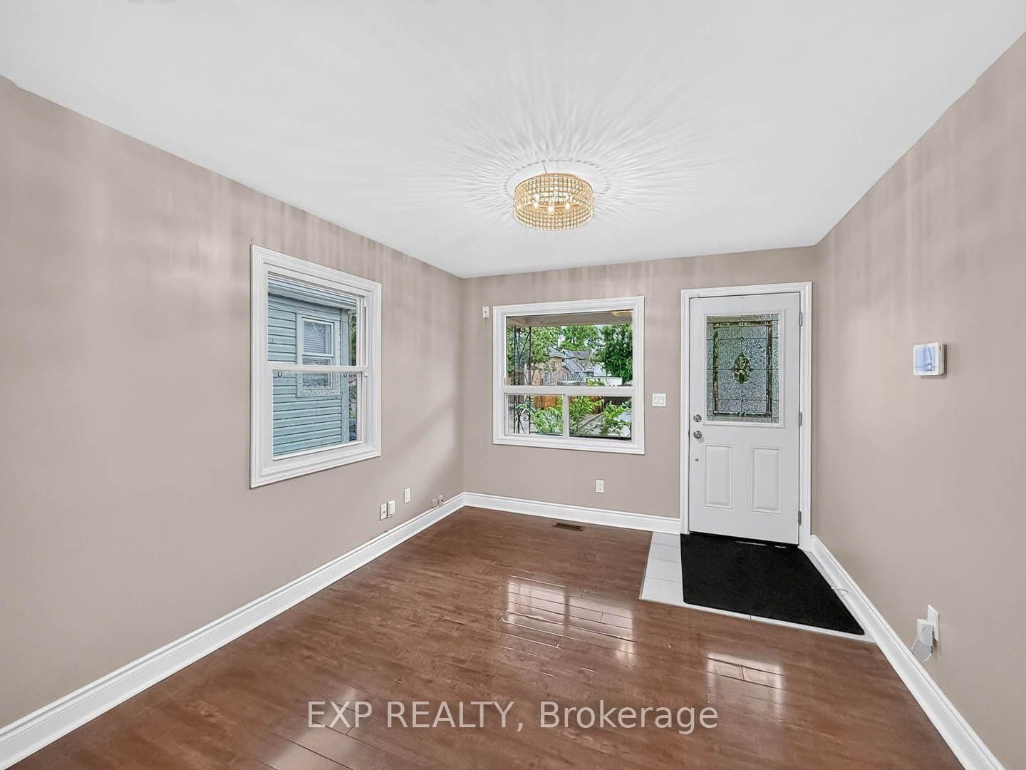 57 Weir Street S • Hamilton, ON photo 5