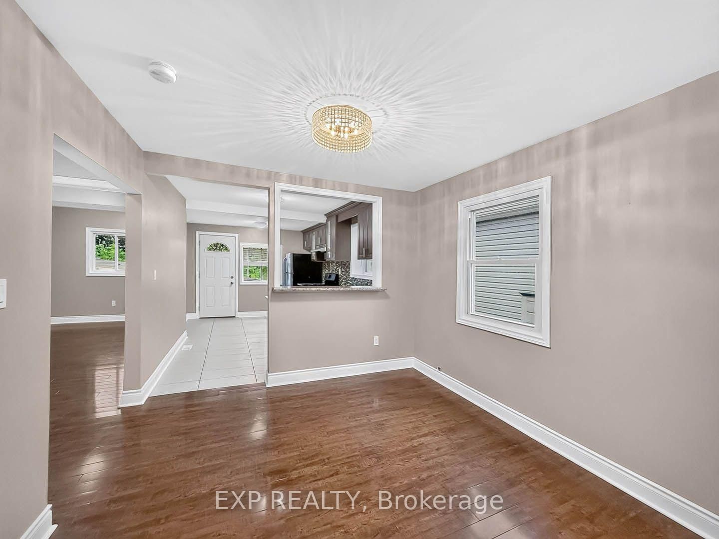 57 Weir Street S • Hamilton, ON photo 9