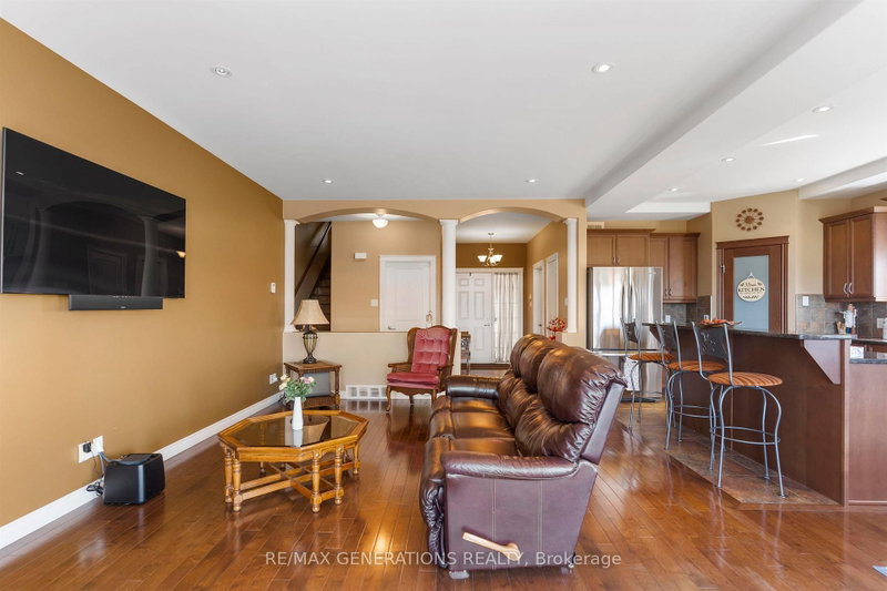706 WEILER Boulevard