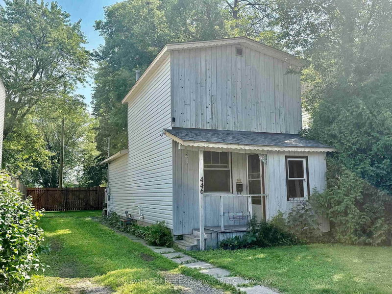 446 Vickers Street N